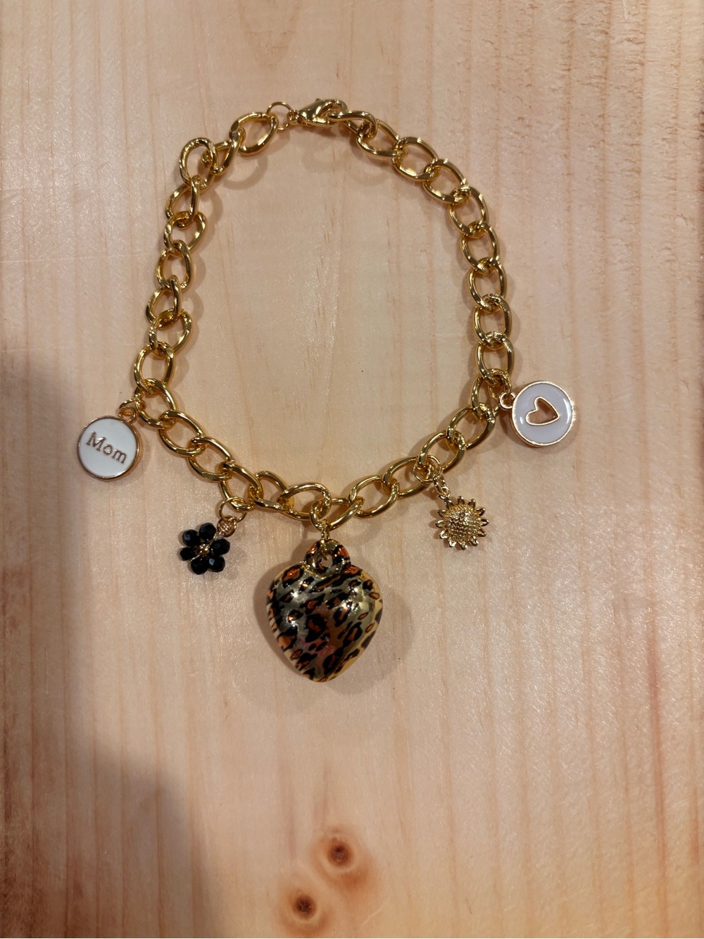 Gold-Tone Leopard Heart Charm Bracelet with 'Mom' Disc